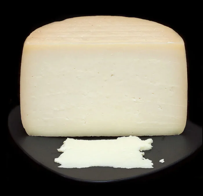 Pecorino_Sardo.jpg