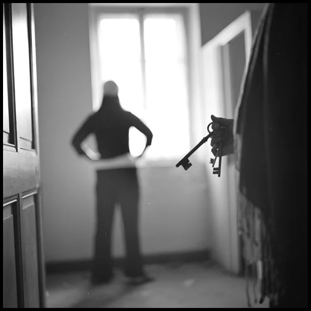 standingkeycopy.jpg