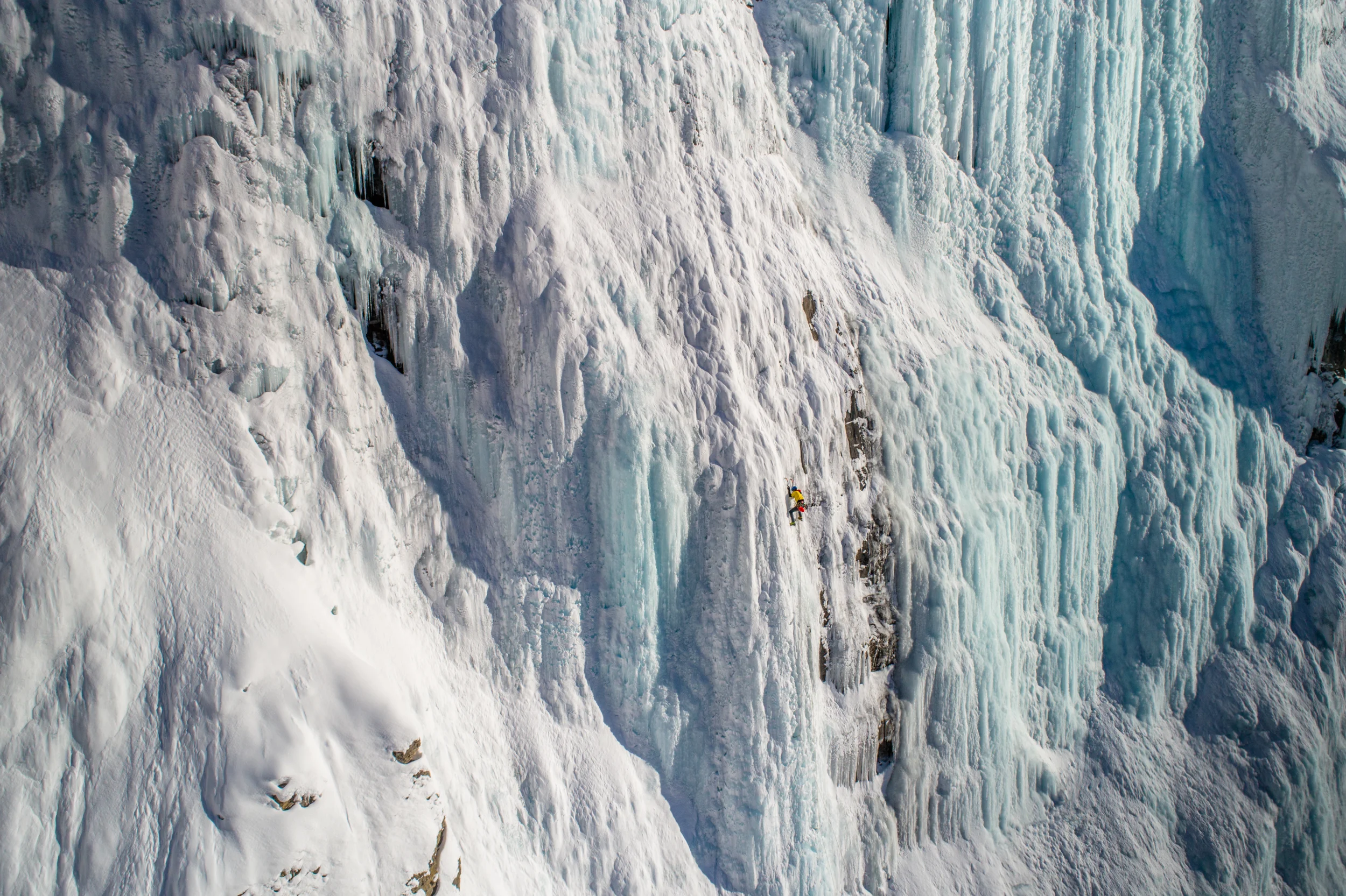 climbing-ice-alberta-canada-2.jpg