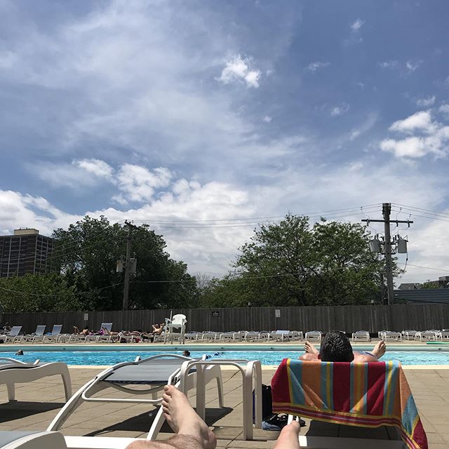 Down here at the pool. Trying to enjoy the day before I have to go to work... #chicagoartists #thehustleisreal #illustratorsoninstagram #coffee #pool #chicagoartist #illustrator #littlebitofjoy