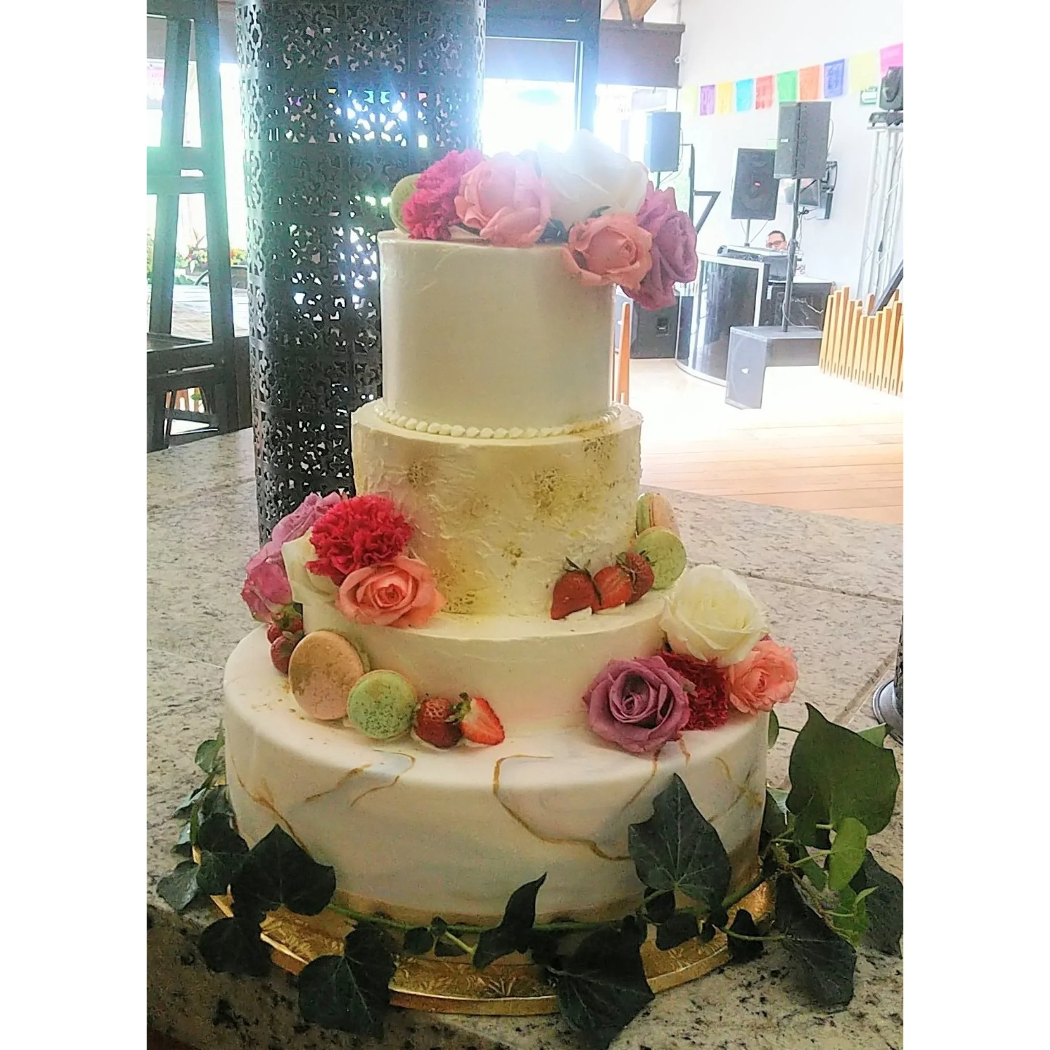 Butter Cream, Rose & Macaron