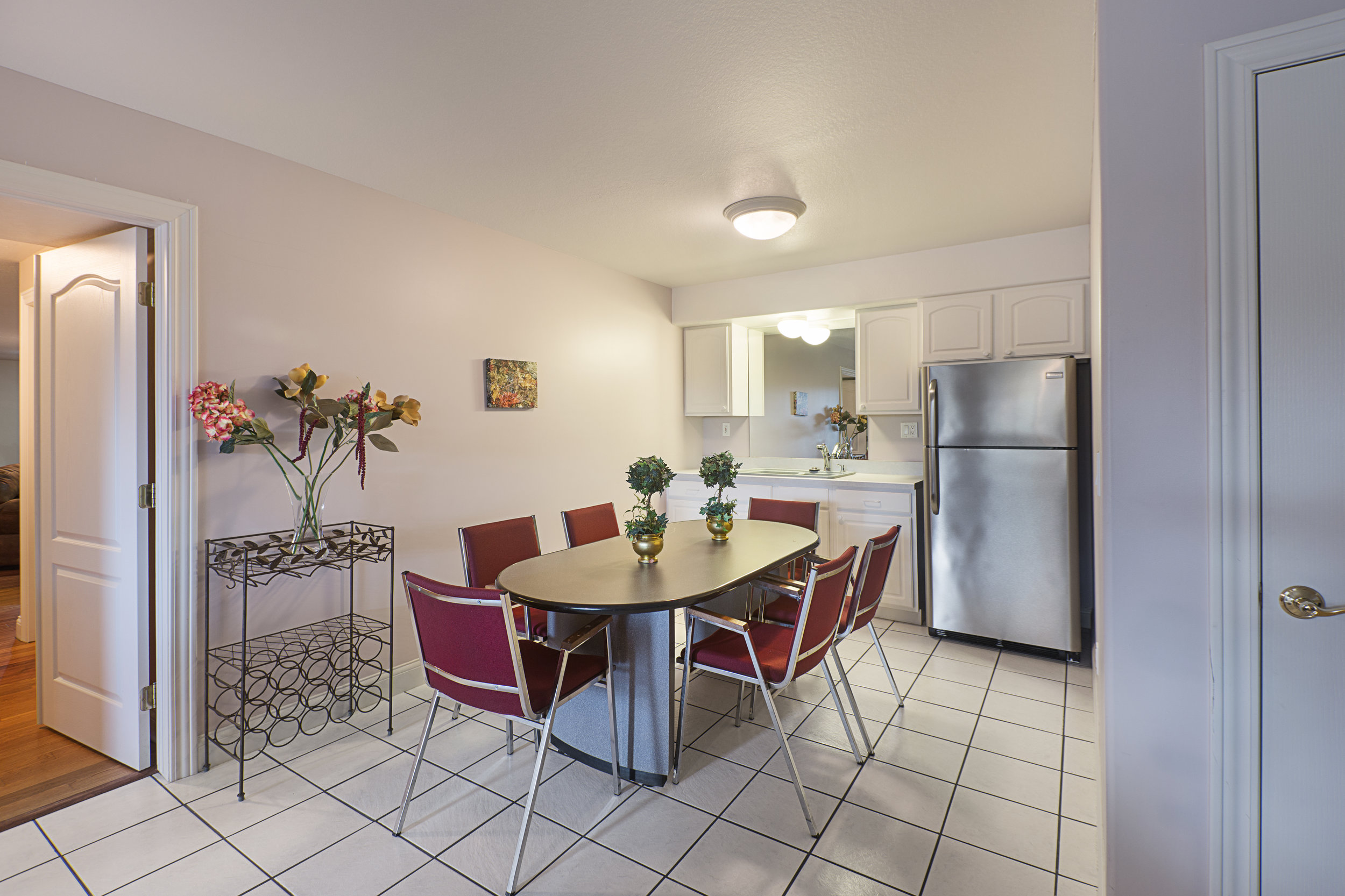 DiningArea3.jpg