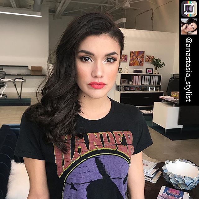 📸 @beckahboykin
・・・
Being brought back to life with this lighting and hmu 💋💄👑 .
.
.  #nofilter #ntvsclothing #wanderwoman #nativemodels #behindthescenes #askari #askaricollection #womensfashion #dallas #hmuaboss #lipsbepoppin #editorial #lookbook