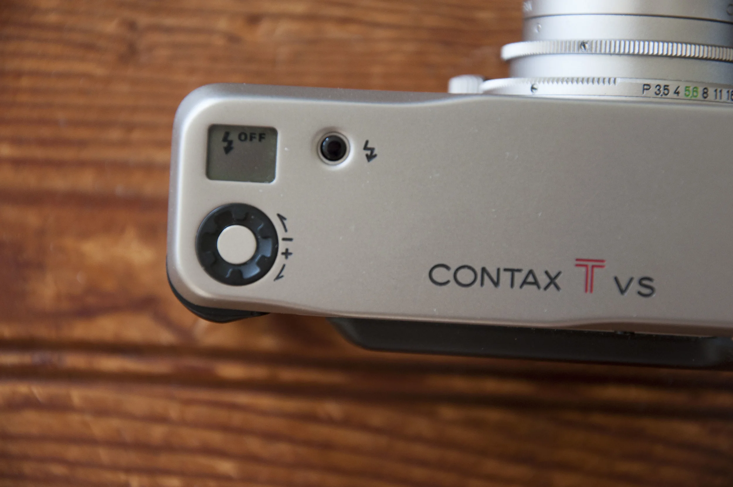 Here you can see the exposure compensation dial , flash LCD and Flash mode button.