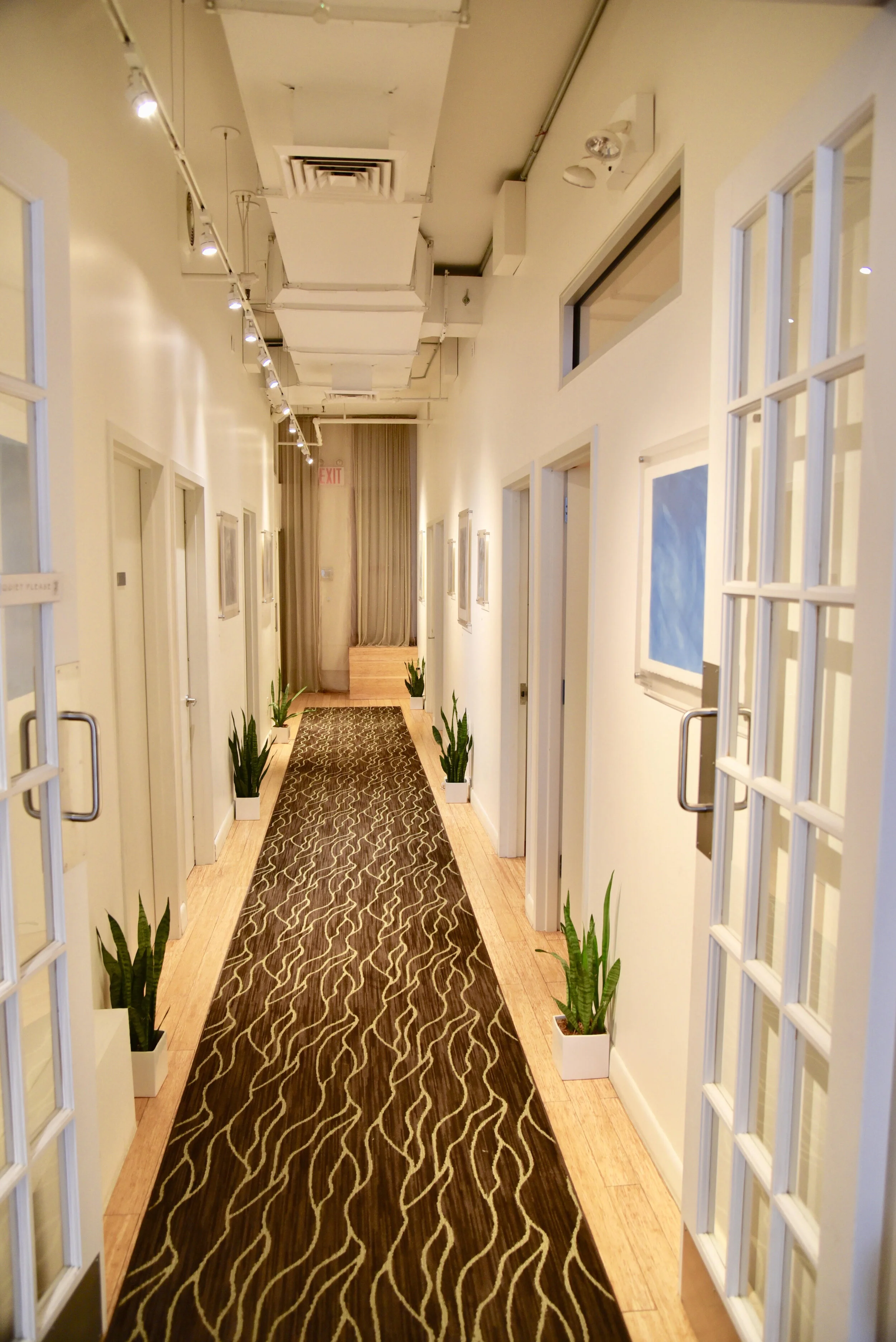 q2_hallway.jpg