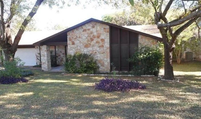 Hello, New (but actually old) House!