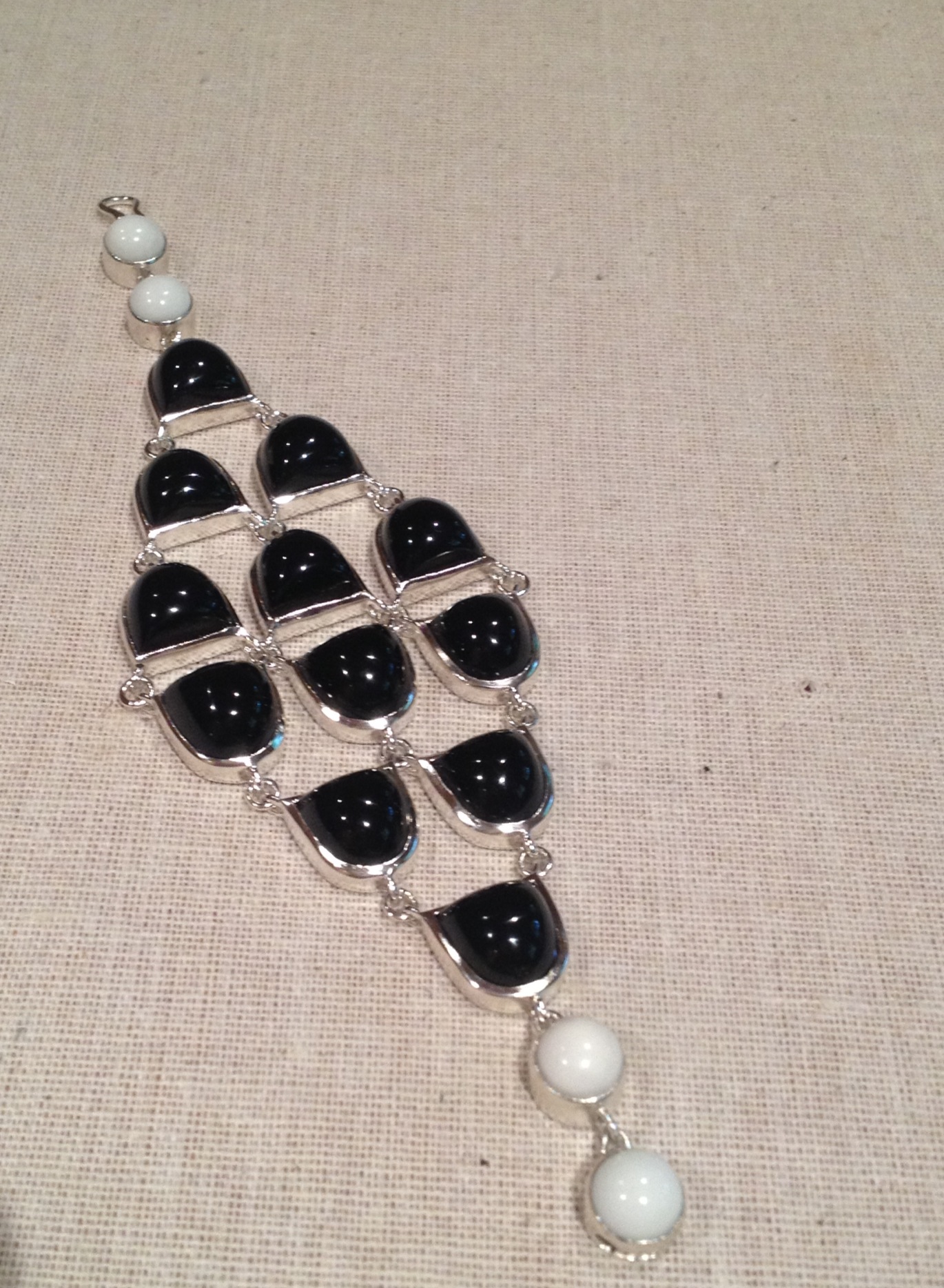 Onyx Snapper Bracelet