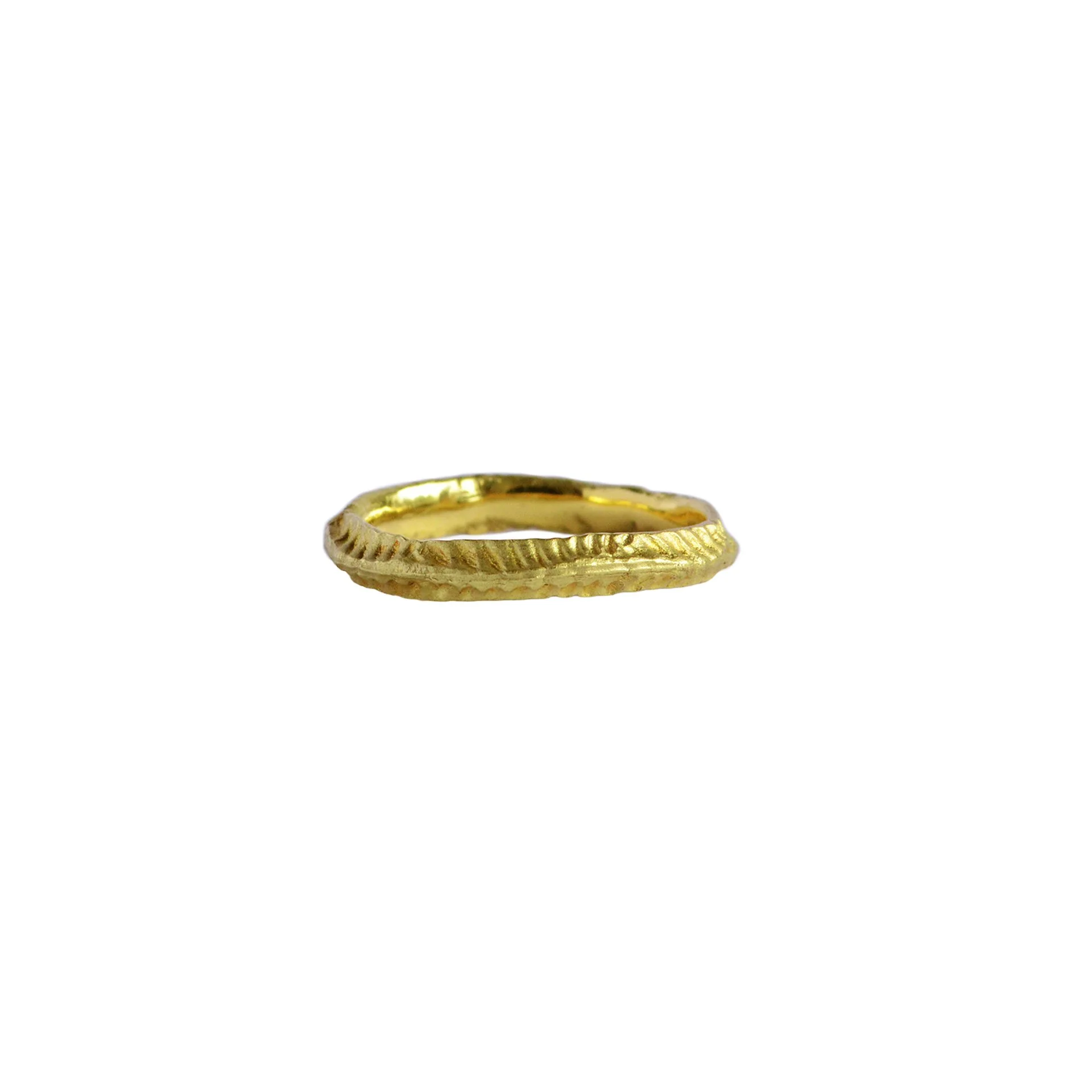 francesca-lacagnina-18k-yellow-gold-slim-ribbed-band-R110G18.jpg