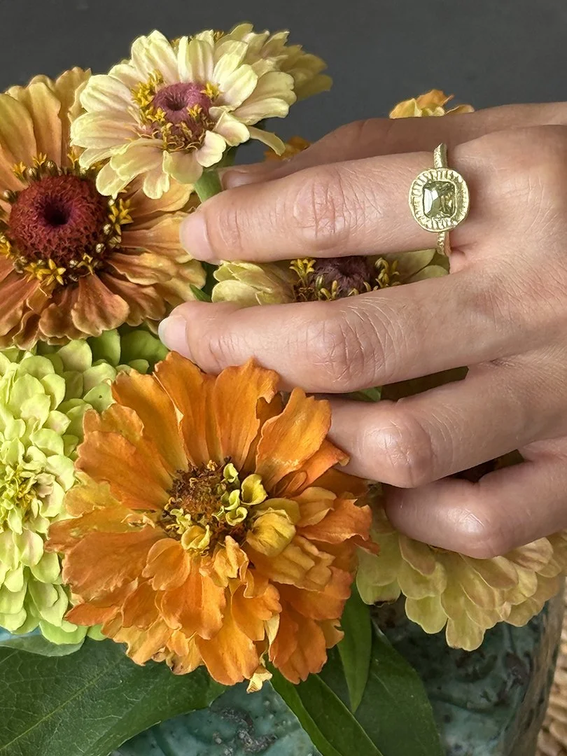 Francesca-Lacagnina-Jewelry-18K-Gold-Grossular-Green-Garnet-Ring_R201G18GROSGAR_ON-MODEL-01.jpg