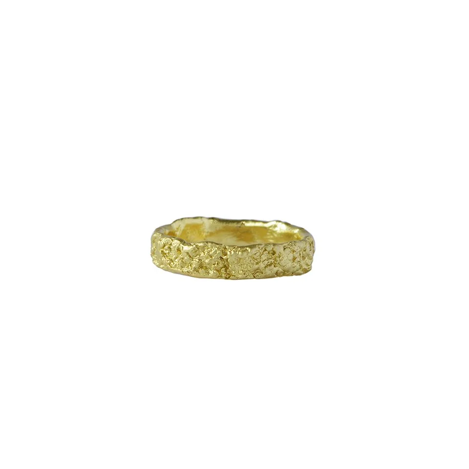 Francesca-Lacagnina-18K-Gold-Coral-Textured-Band-R197G18-White-Background .jpg