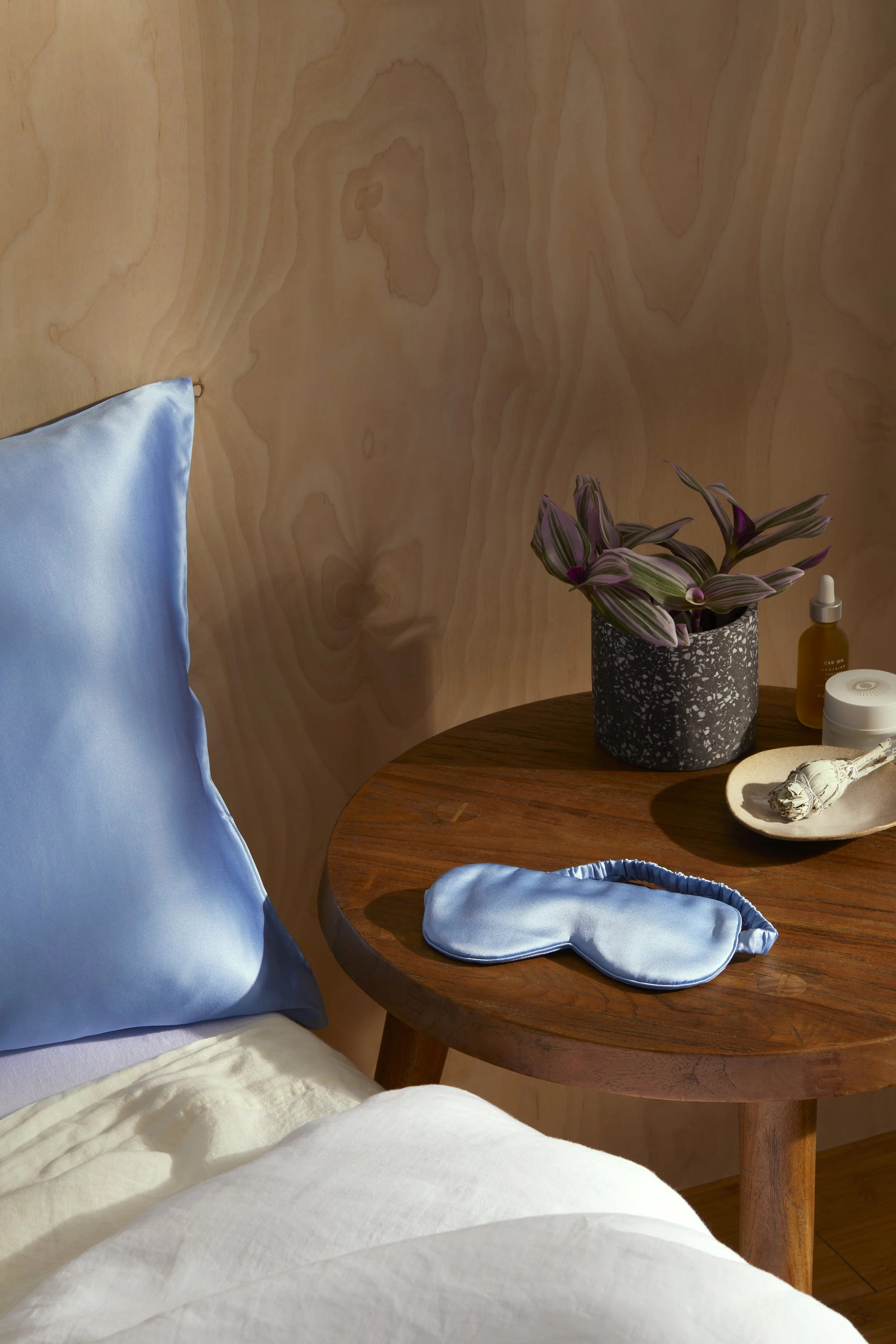 BKL_20-11_Accessories_Silk_CeruleanLifestyle_Shot3_1x copy.jpg