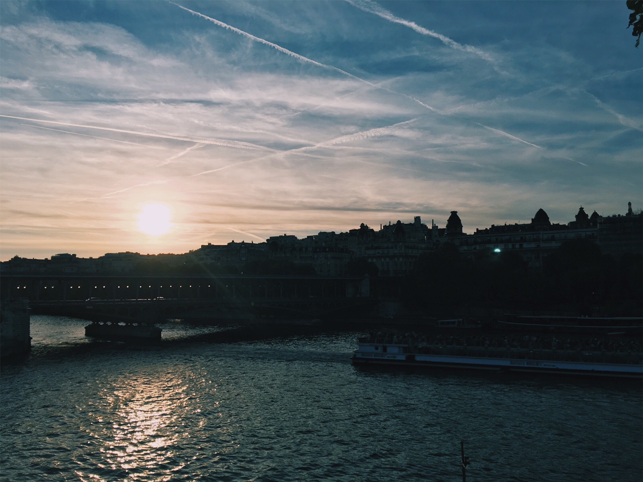 9/24 /2016 —Paris, Île-de-France, France