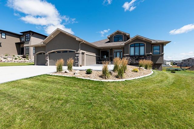 Promontory Point never disappoints! Perfect day to shoot!
#realty #realestate #ndrealestate #northdakota #nd #bismarck #bismarckrealestate #architecture #architecturephotography