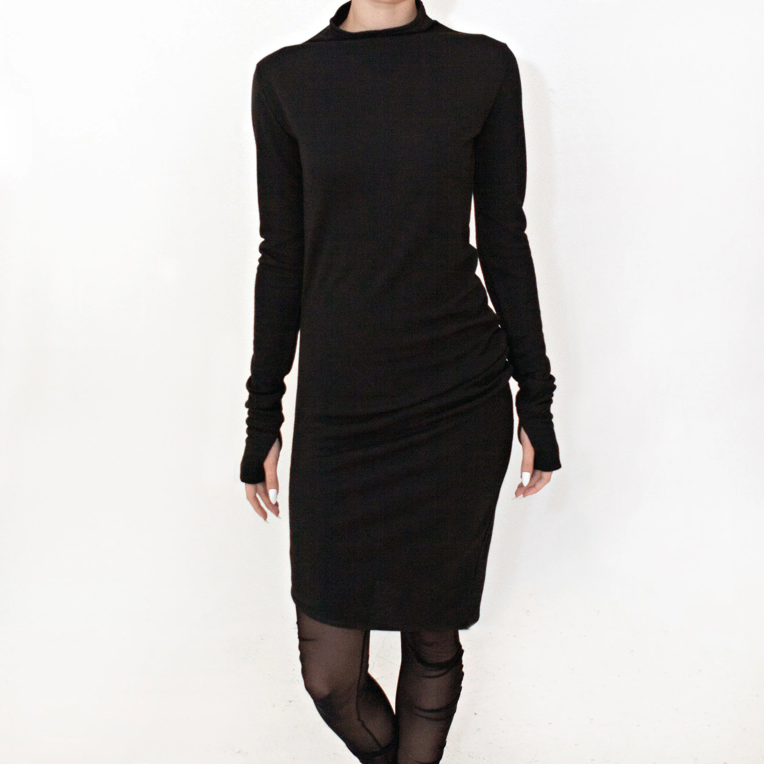 Merino-Wool-Curved-Dress_Ovate_Velvit_2.jpg