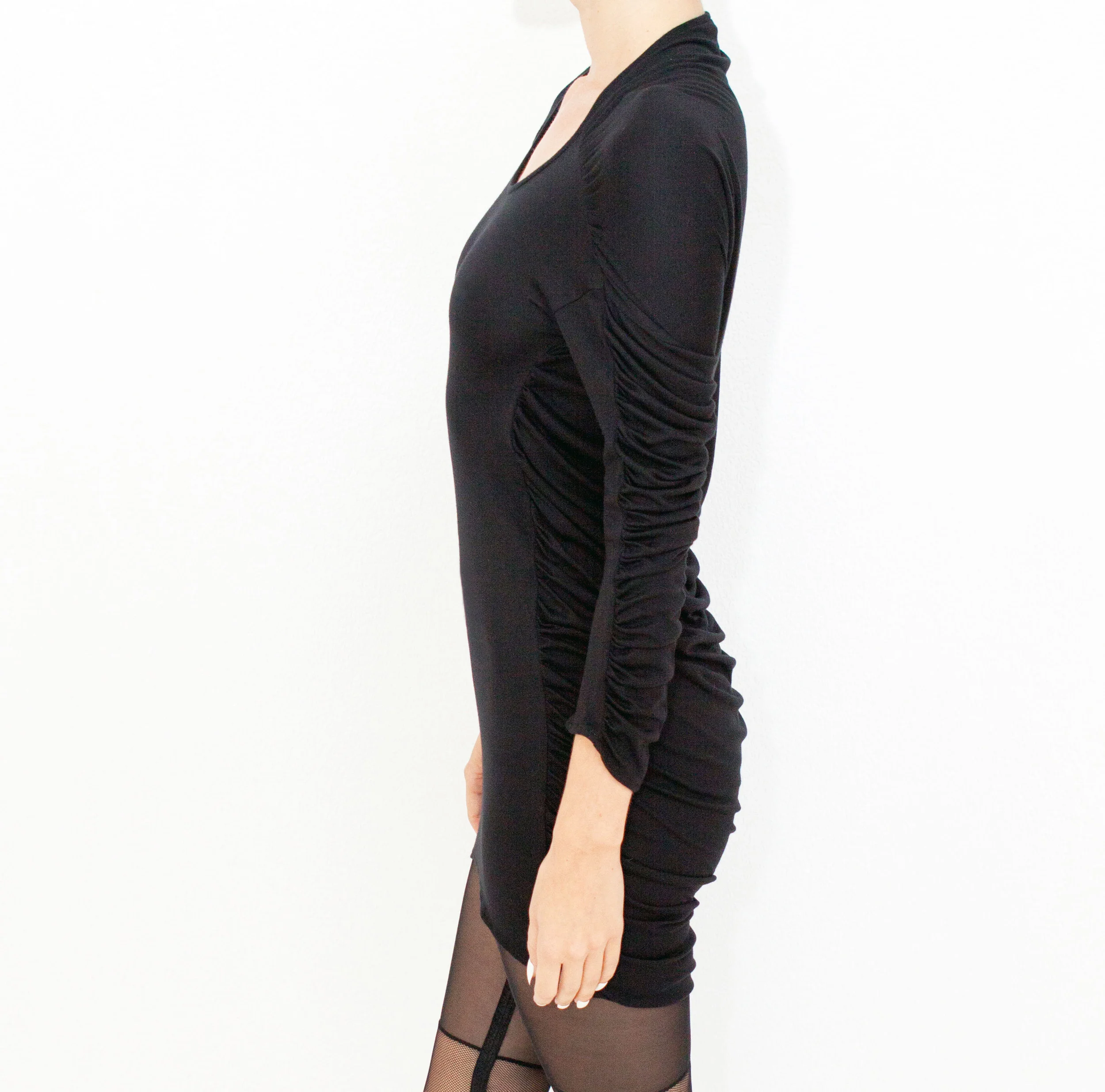 Gathered-Back-Dress_Eleen-Halvorsen_Velvit_3.jpg