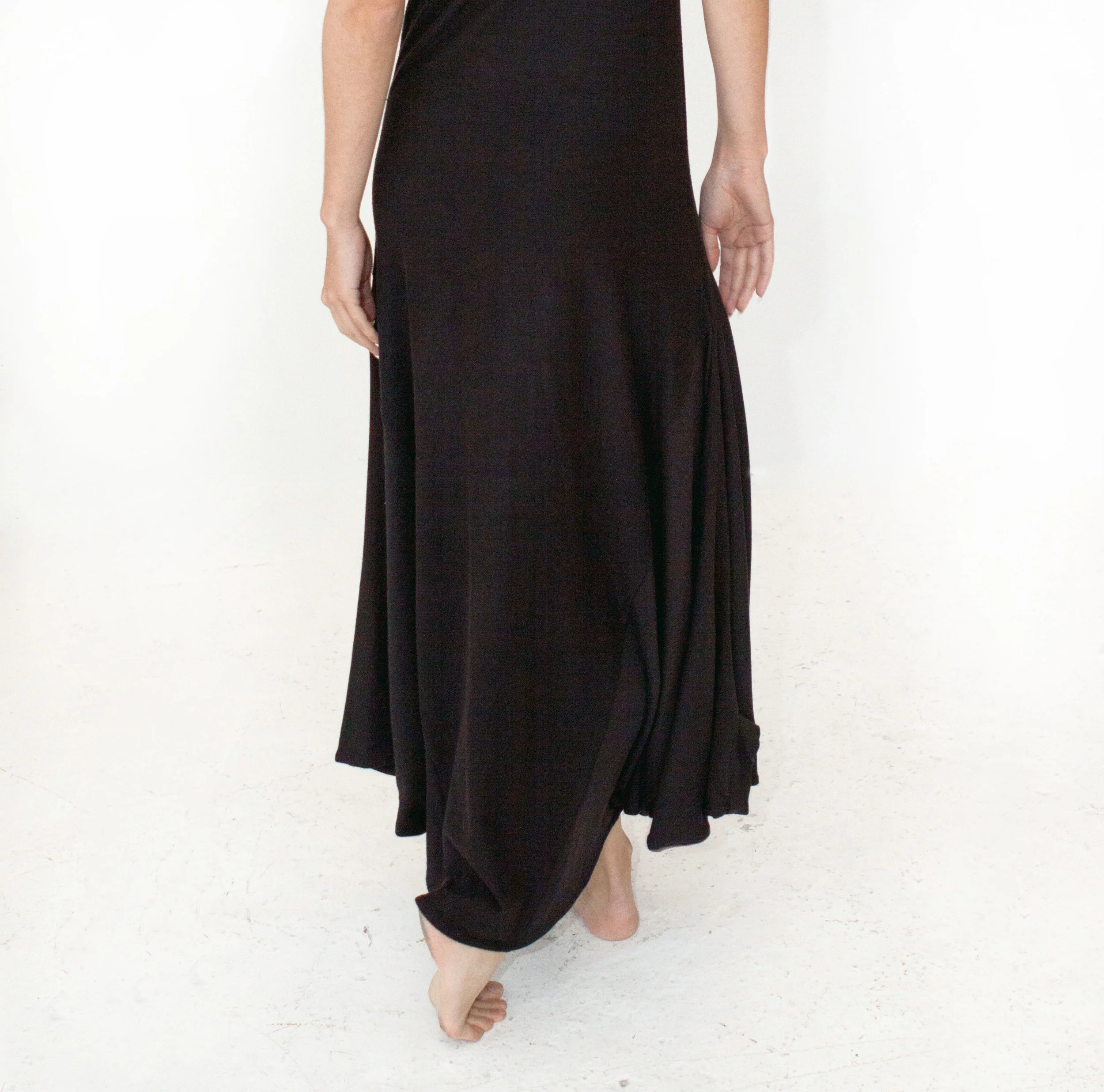 Butterfly-Maxi-dress_Eleen-Halvorsen_Velvit_4.jpg