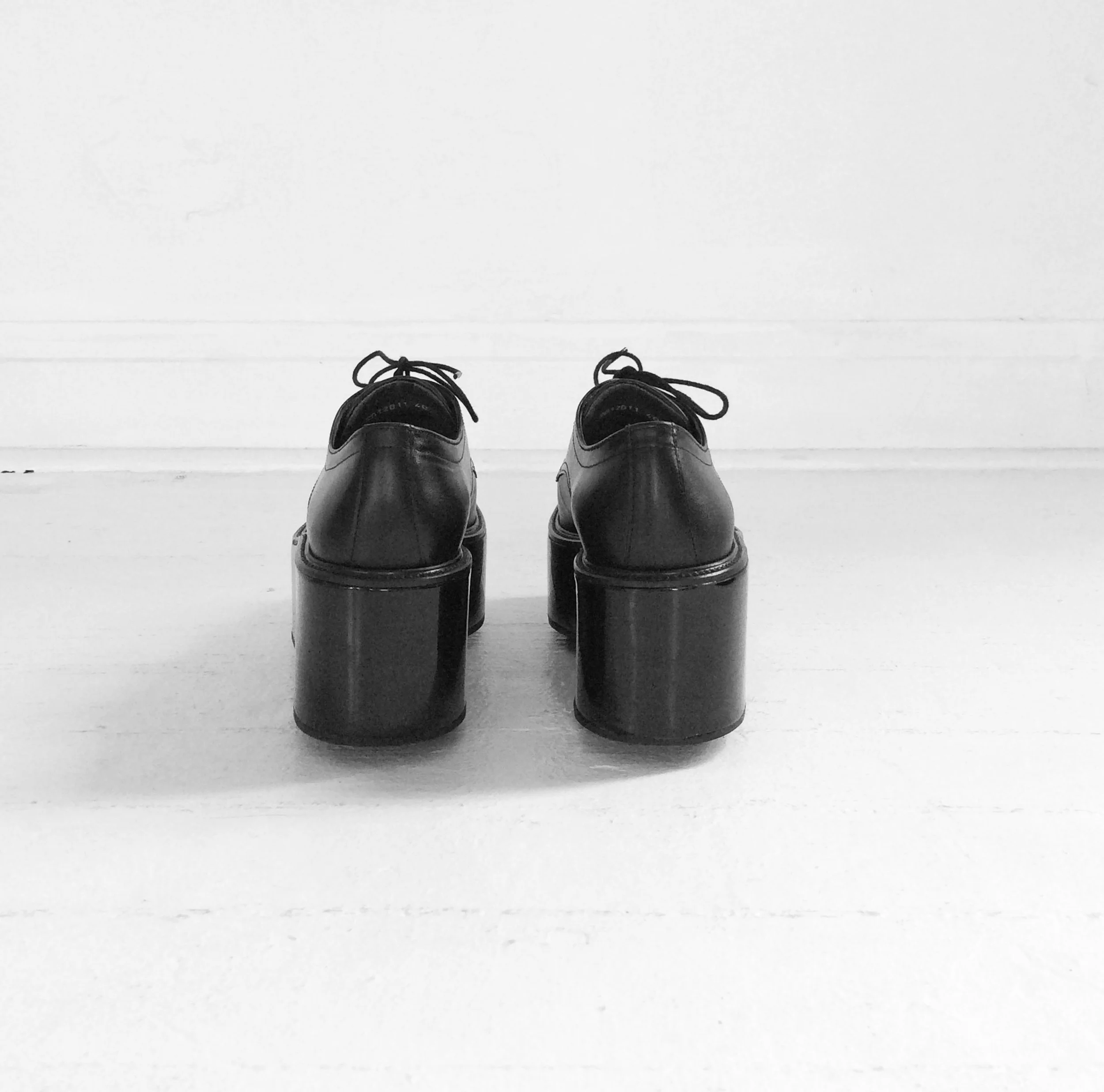 Sole-Classics_NOOID_Velvit_1.jpg