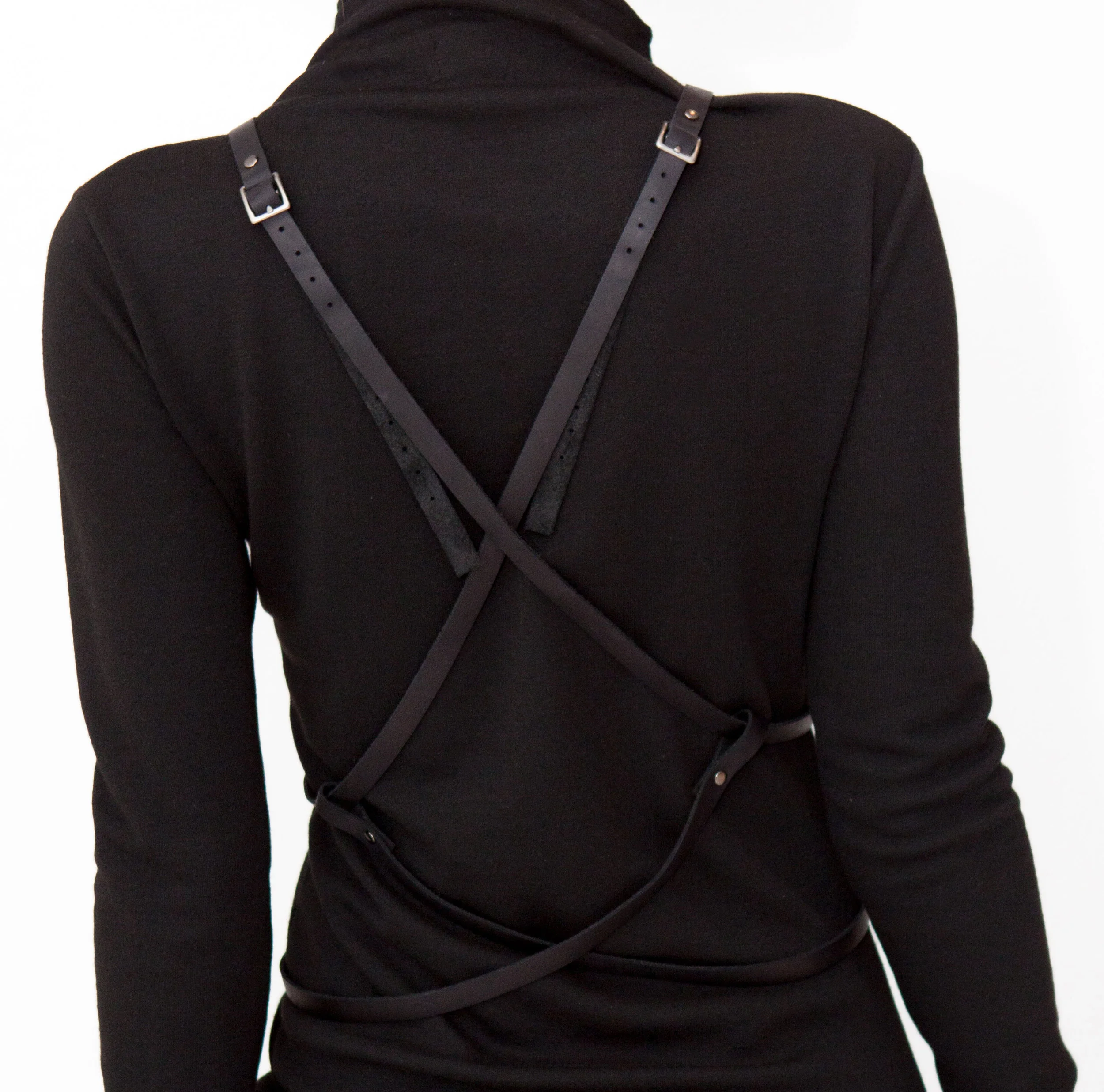 Criss-Cross-Harness_North-and-Hudson_Velvit_3.jpg