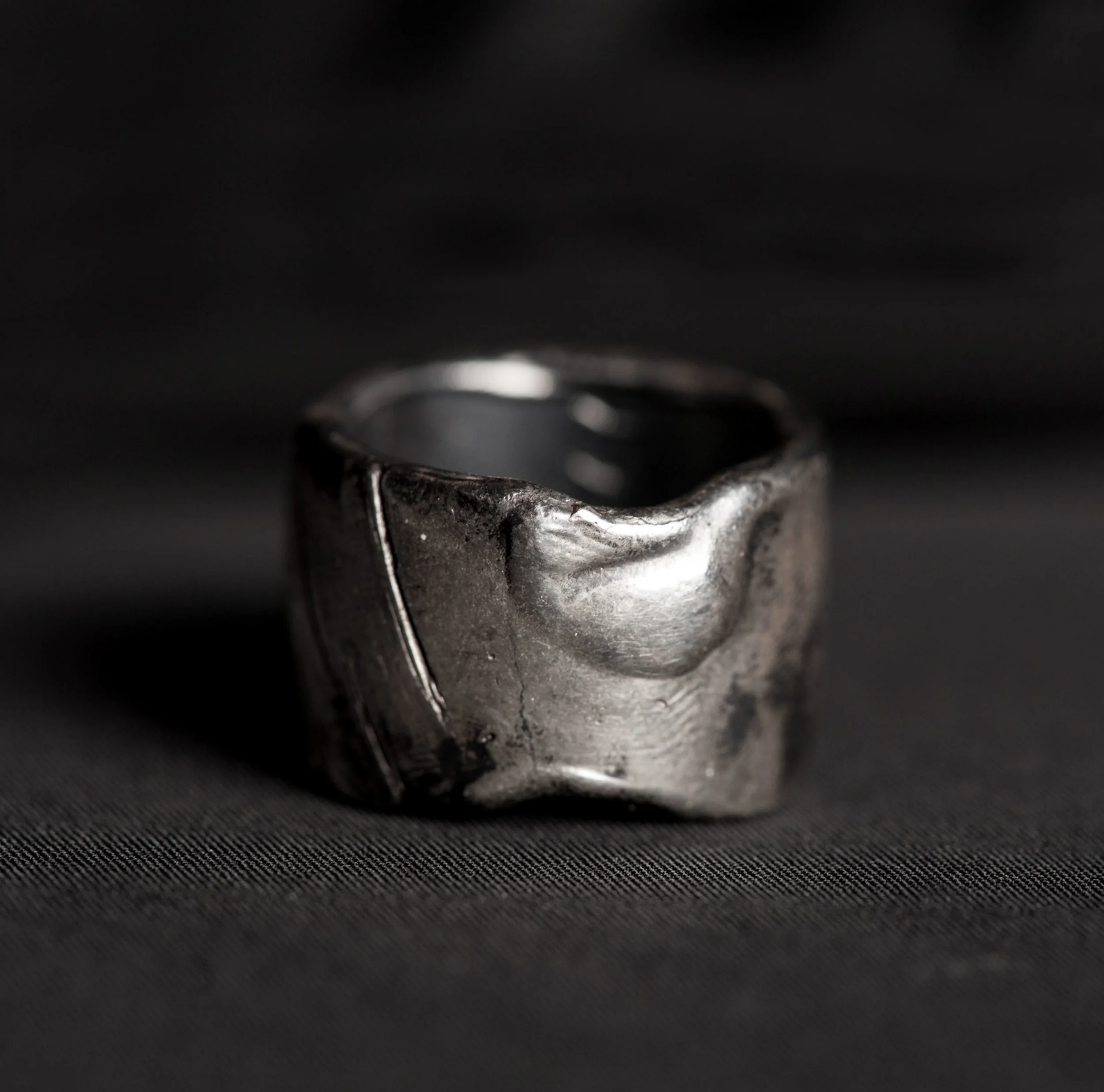 Velvit-RawTaste-Distressed-Band-silver-ring-unisex-ring-3.jpg