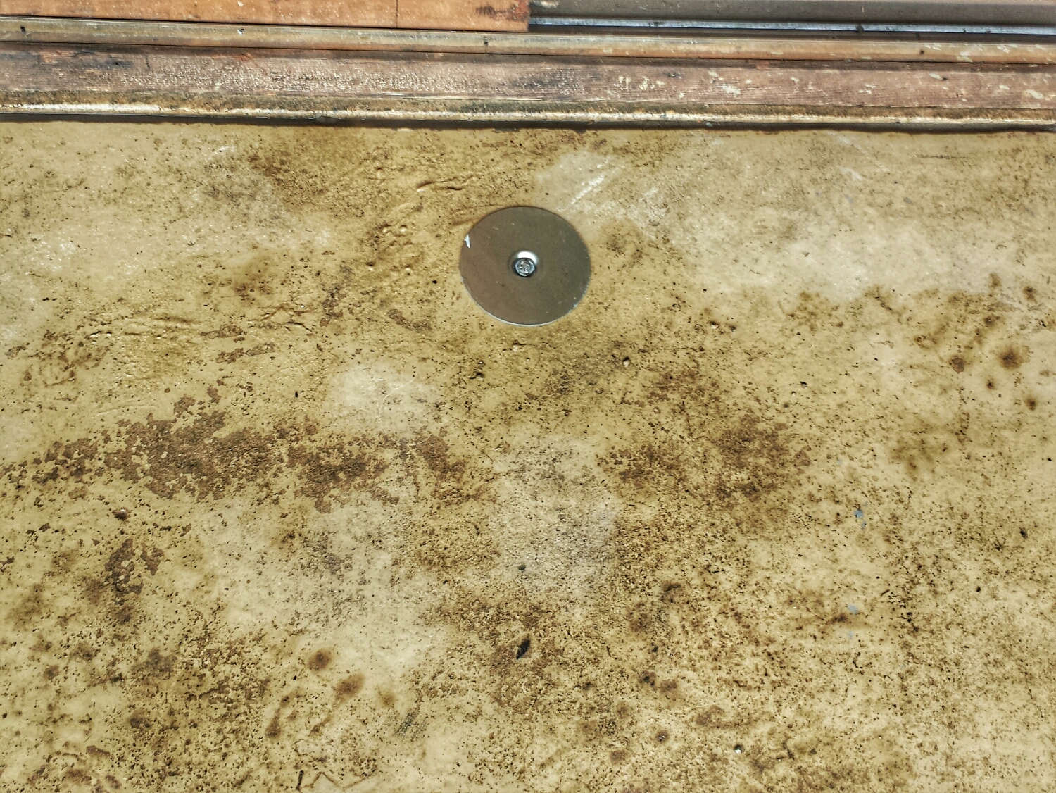 The cap is installed and seals the rod in it's little hidey hole!