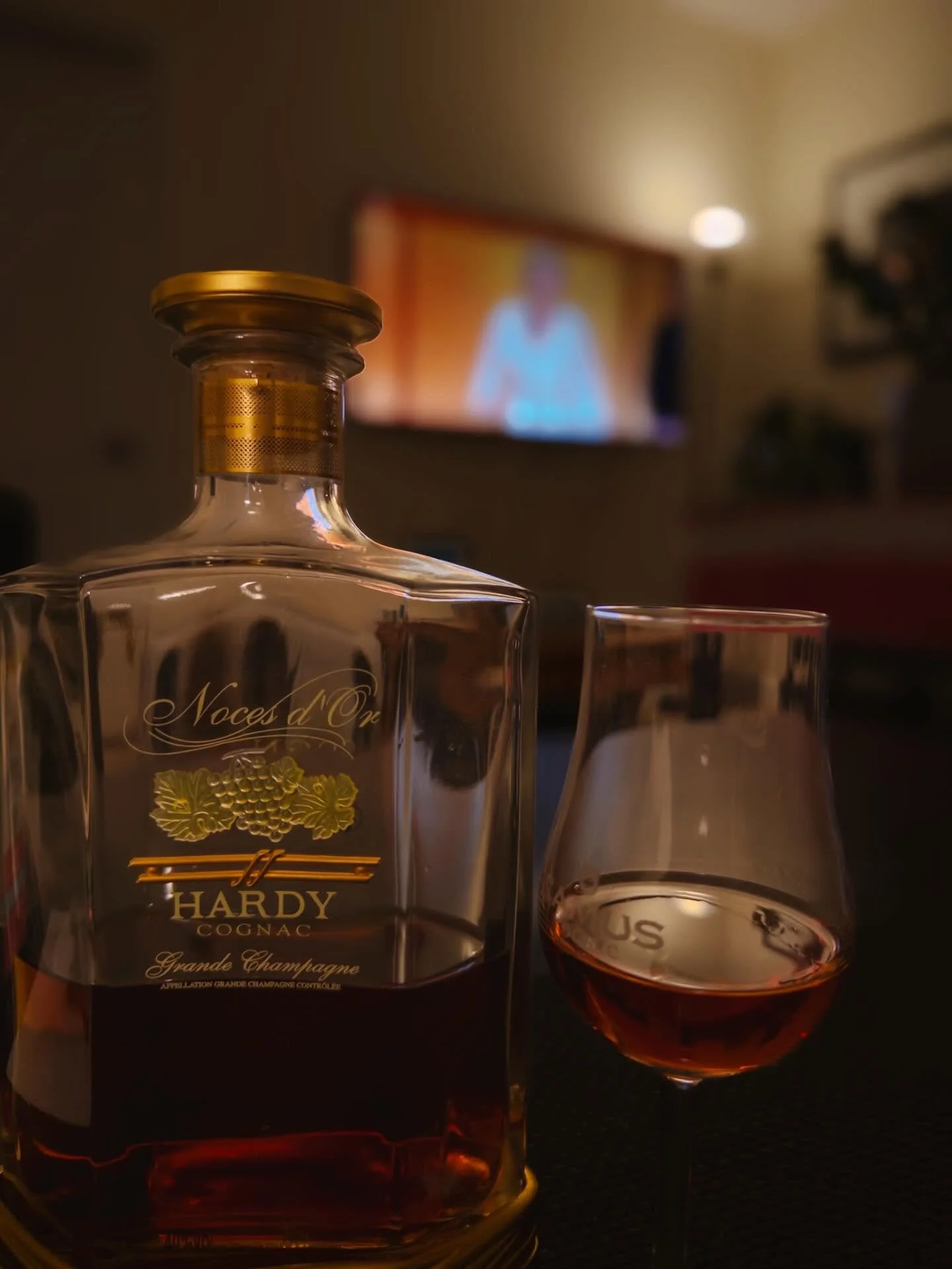 My date for the Golden Globes - a 50 year old star from fabulous @cognac.hardy  Ever so elegant, subtle, refined, definitely a category winner. #Nocesd&rsquo;Or