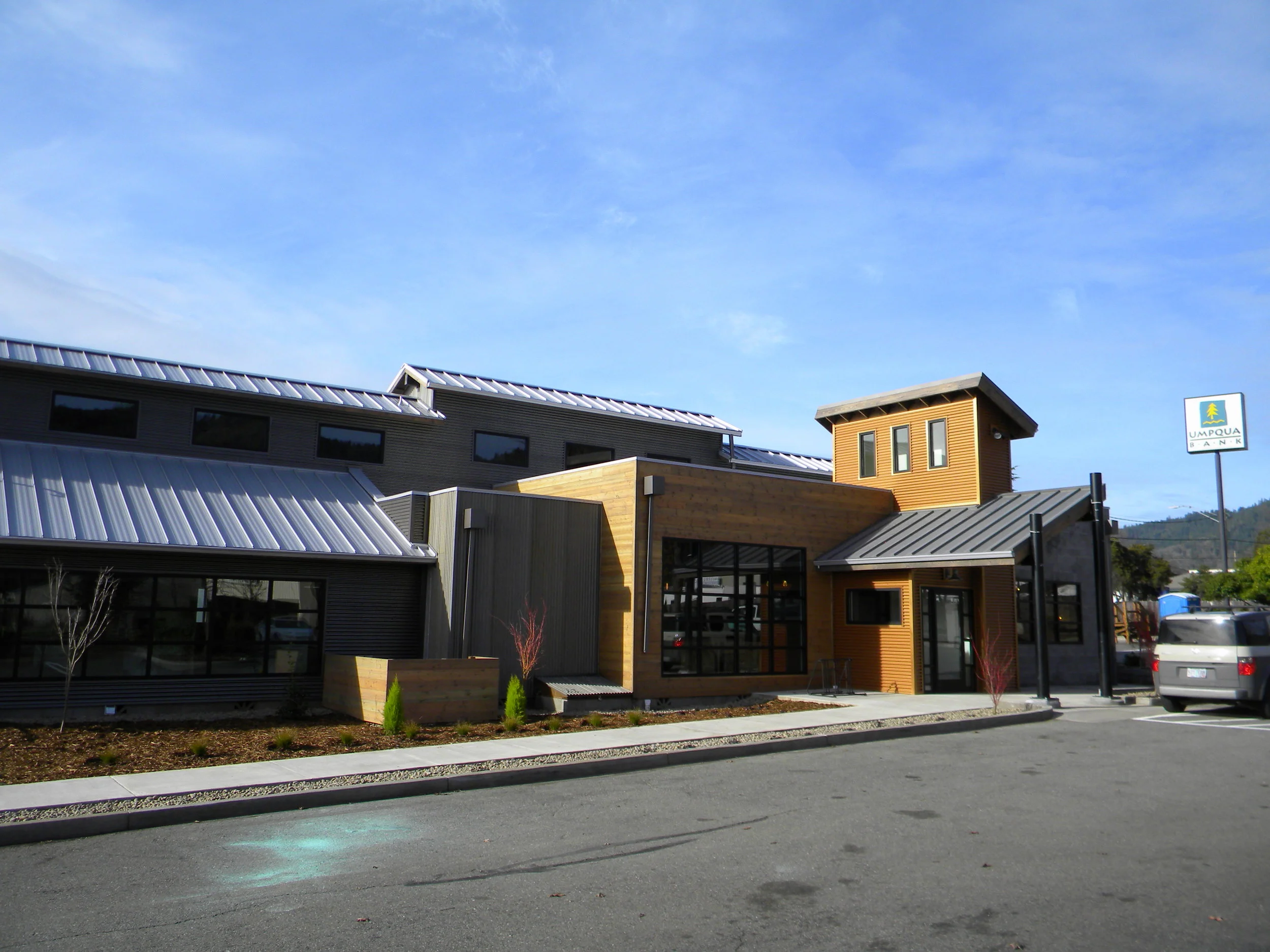 Waschak Dentist Office Grants Pass, Oregon Heiland Hoff Architecture Project Architect: Heiland Hoff