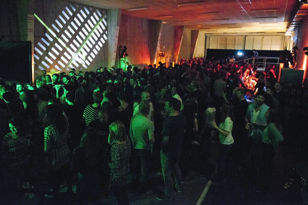 Full House / Loading Dock