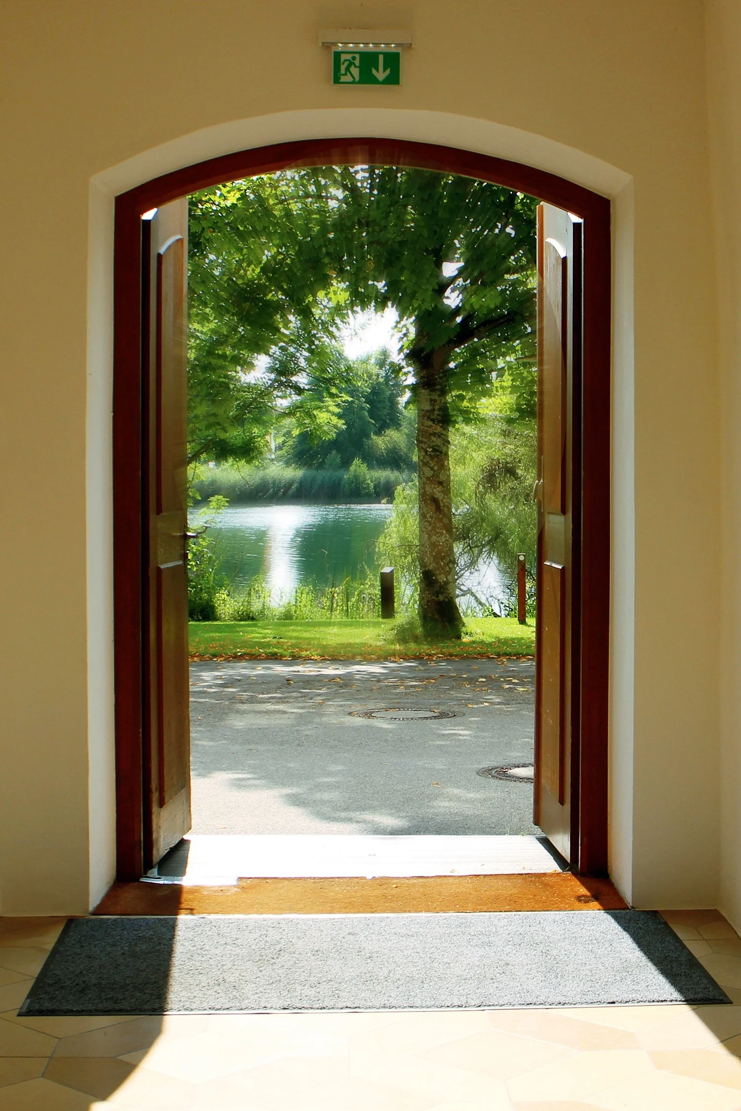State forces want open doors