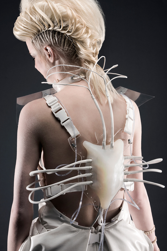 visualatelier8-Anouk+Wipprech-1.jpeg