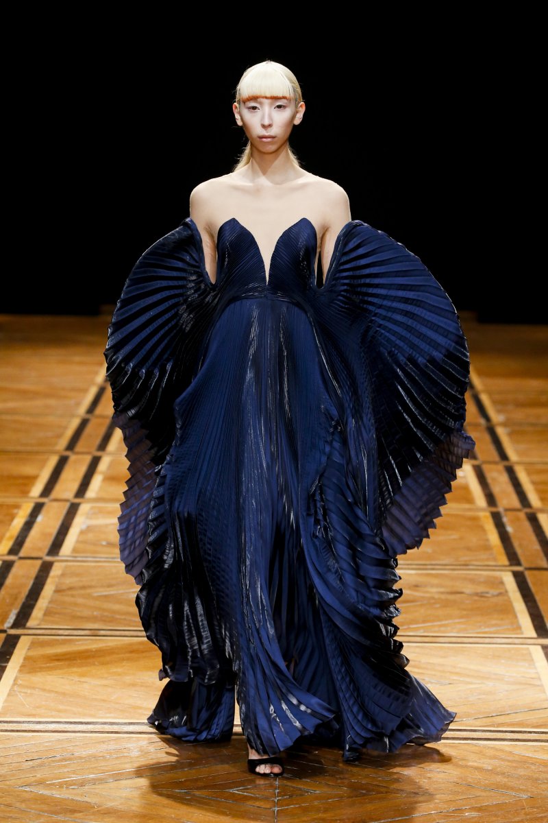 Iris van Herpen-SHIFT SOULS-Visual Atelier 8-Fashion-1.jpg