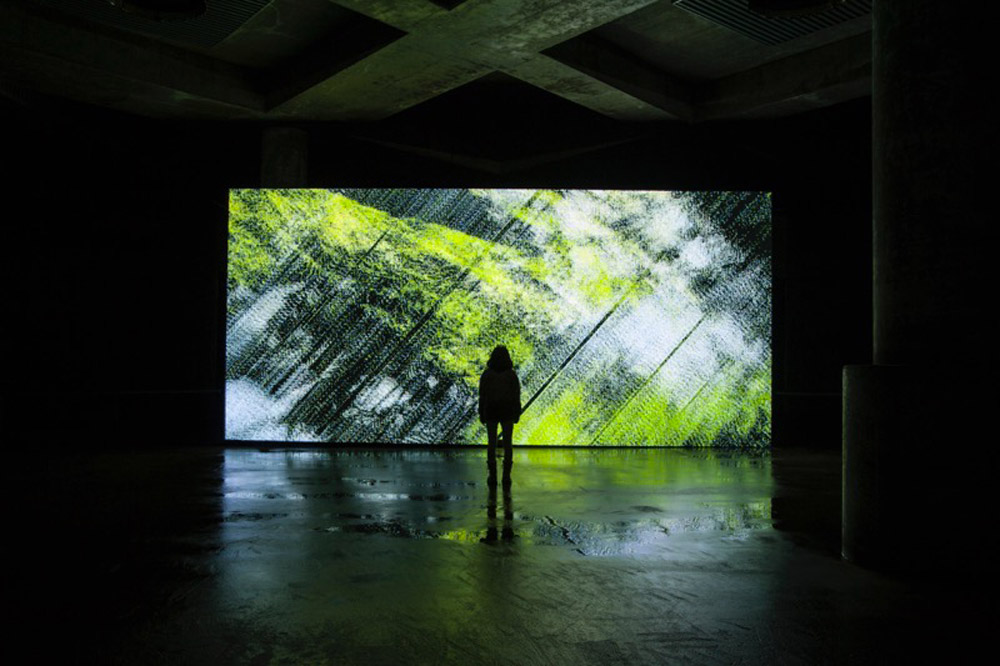 datum, audiovisual installation / 2017, Snow Storage Space of Moerenuma Park, Sspporo, Japan / image courtesy of artist, © Norimichi Hirakawa