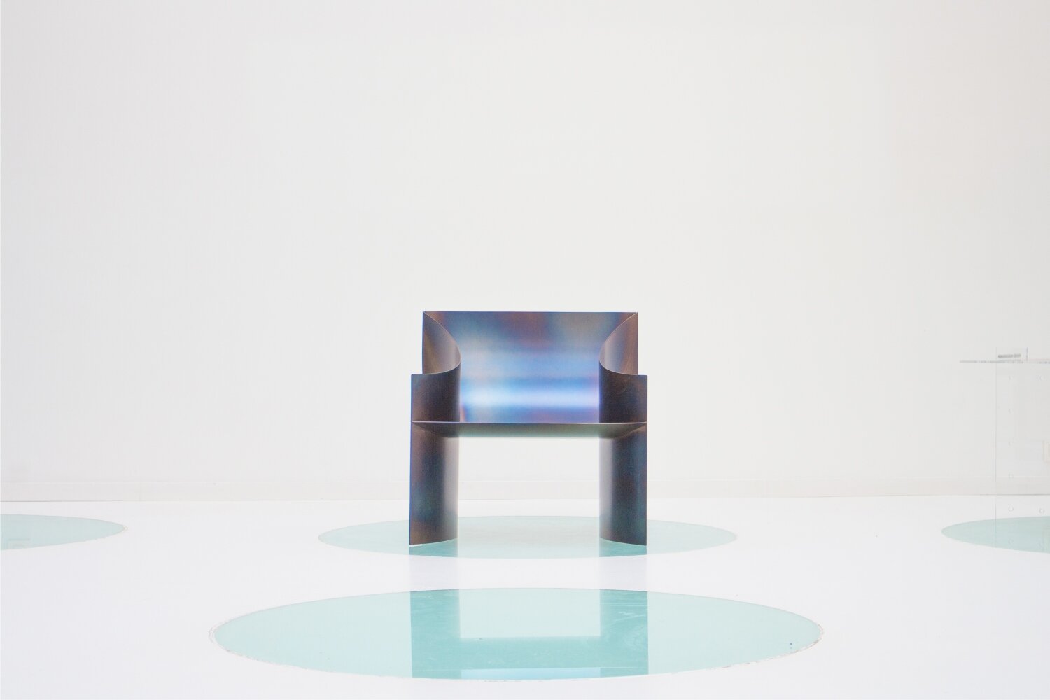 Vandewyngaerde-Visual-Atelier-8-One-Curve-Chair-2.jpg
