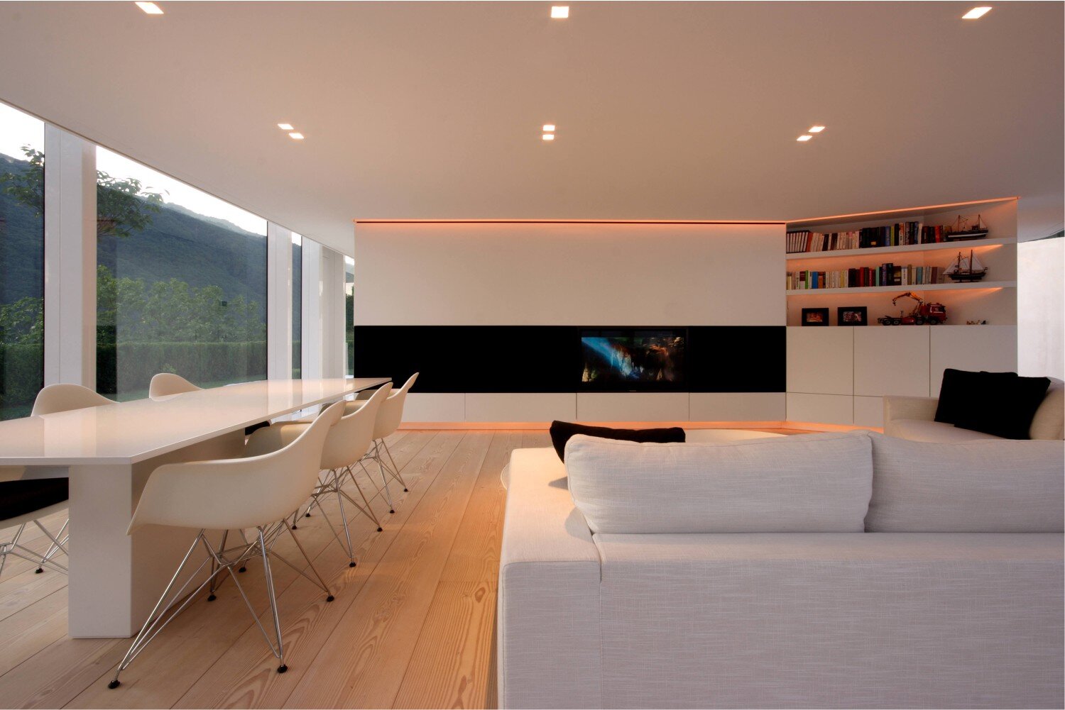JM-Architecture-Visual-Atelier-8-Lake-Lugano-House-4.jpg