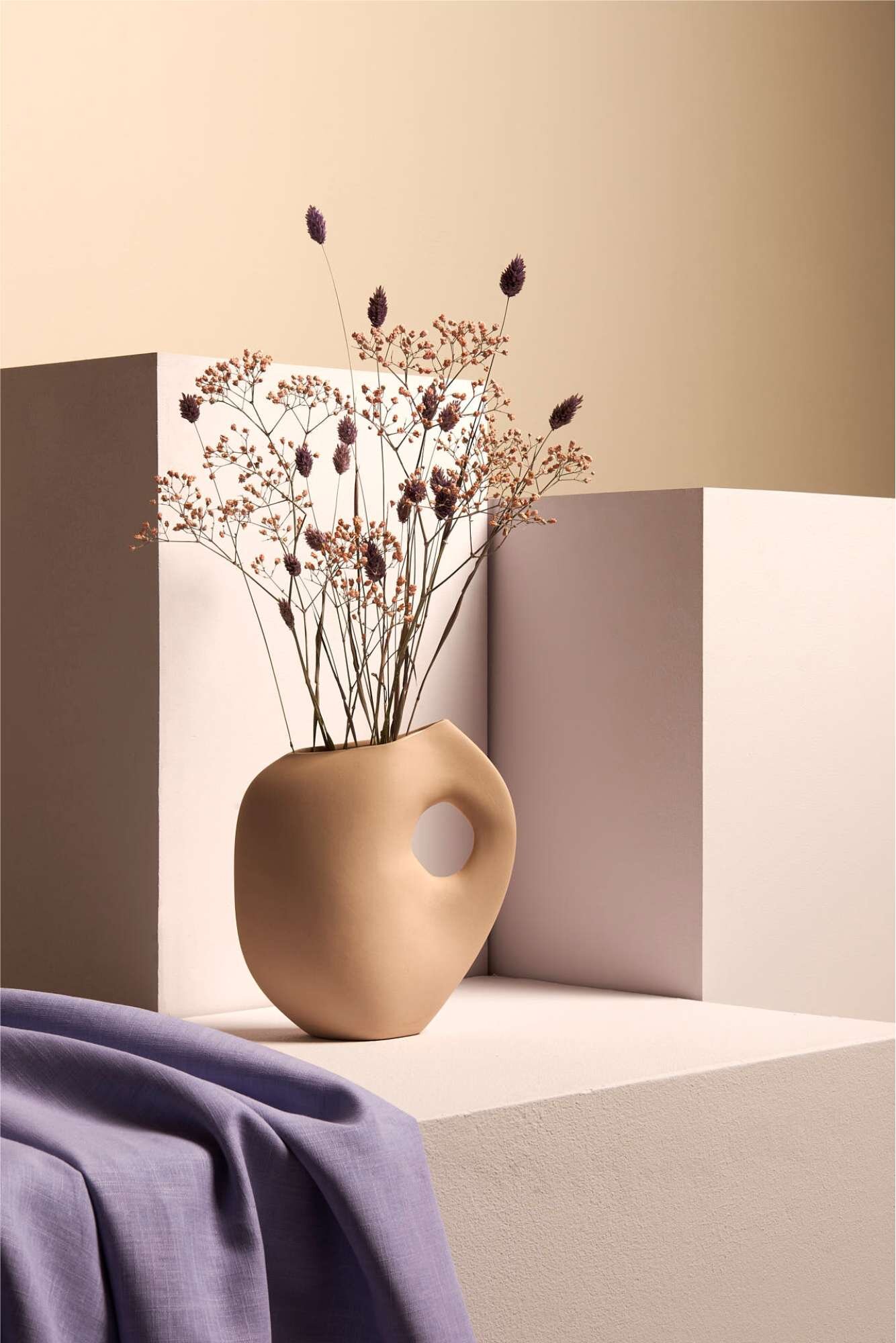 Schneid-Studio-Visual-Atelier-8-Aura-Vases-7.jpg