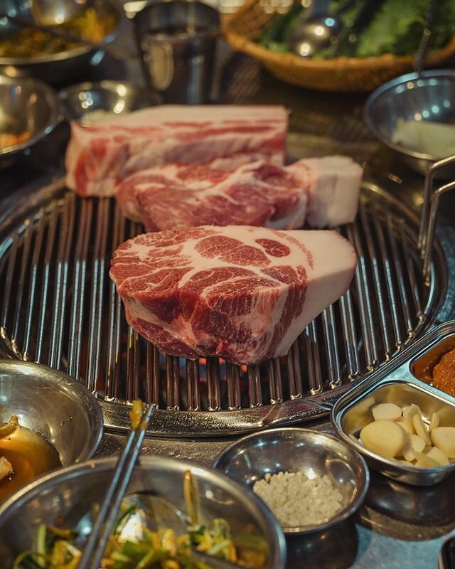 Trivia: Jeju&rsquo;s known for its black pork. Apparently, to tell if you&rsquo;re eating the real thing, the meat should have black spots where the hair roots are. The meat is also a deeper shade of red than normal pork.⁣⁣
&mdash;⁣⁣
#leicastoresg #l