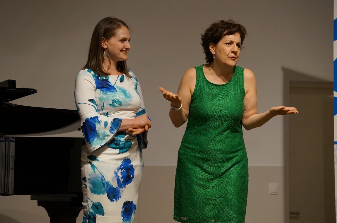  Ann in a masterclass with Helene Schneidermann, AIMS 2019.&nbsp; 