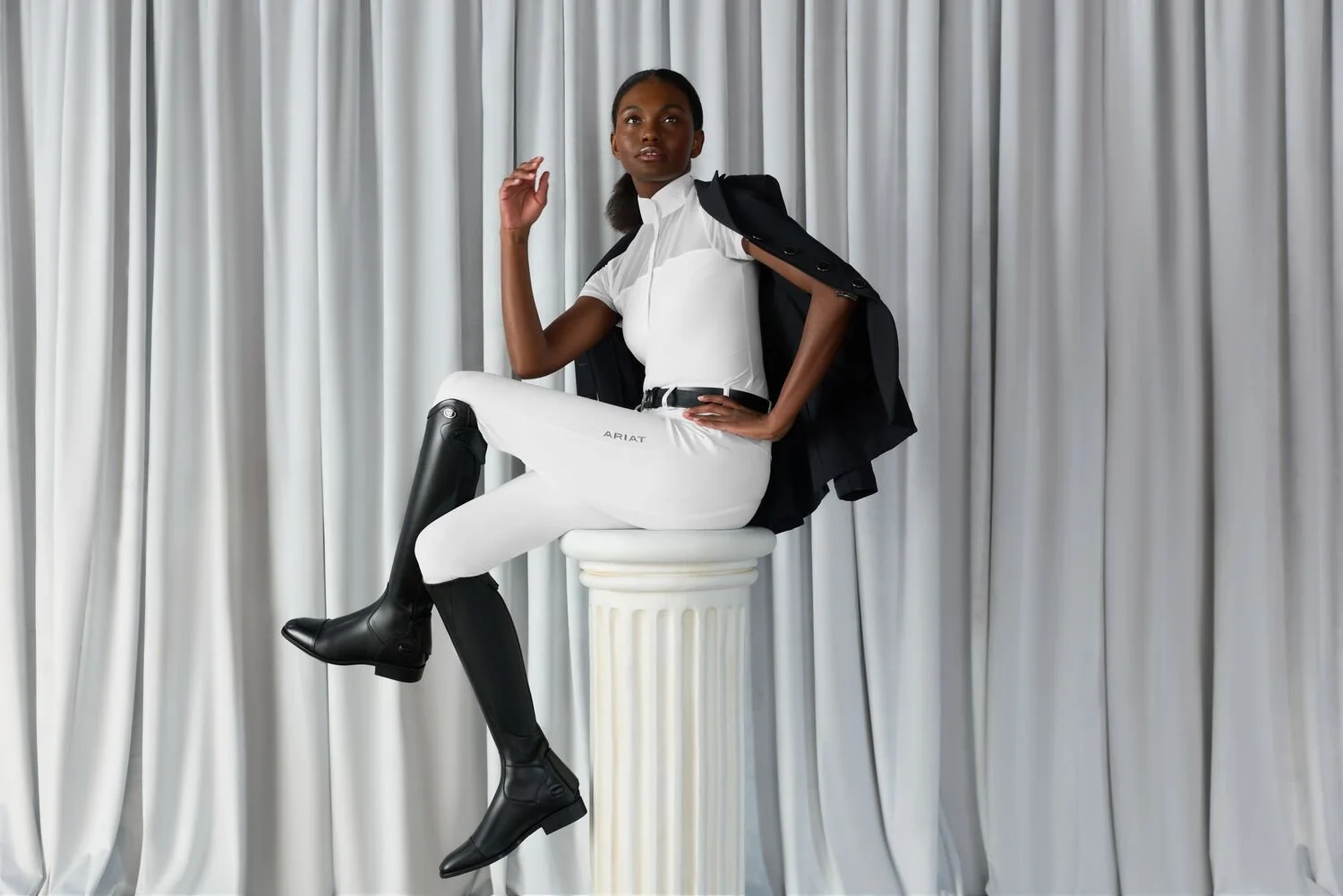 Small JPG-S26_WMS_ENGL_LaCunha_Studio_Shot02A_0810.jpg