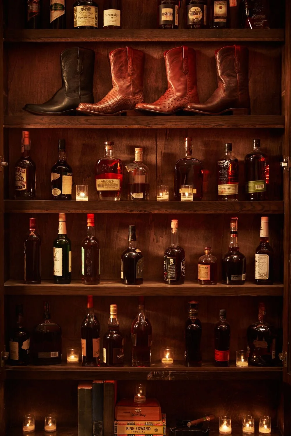 Small JPG-F22_MNS_WEST_Benchmade_LaCunha_Group_3_00380.jpg