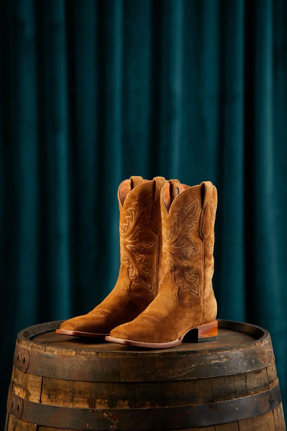 Small JPG-F23_MNS_WEST_Sullivan_BenchMadeSL_Shot2_17960.jpg