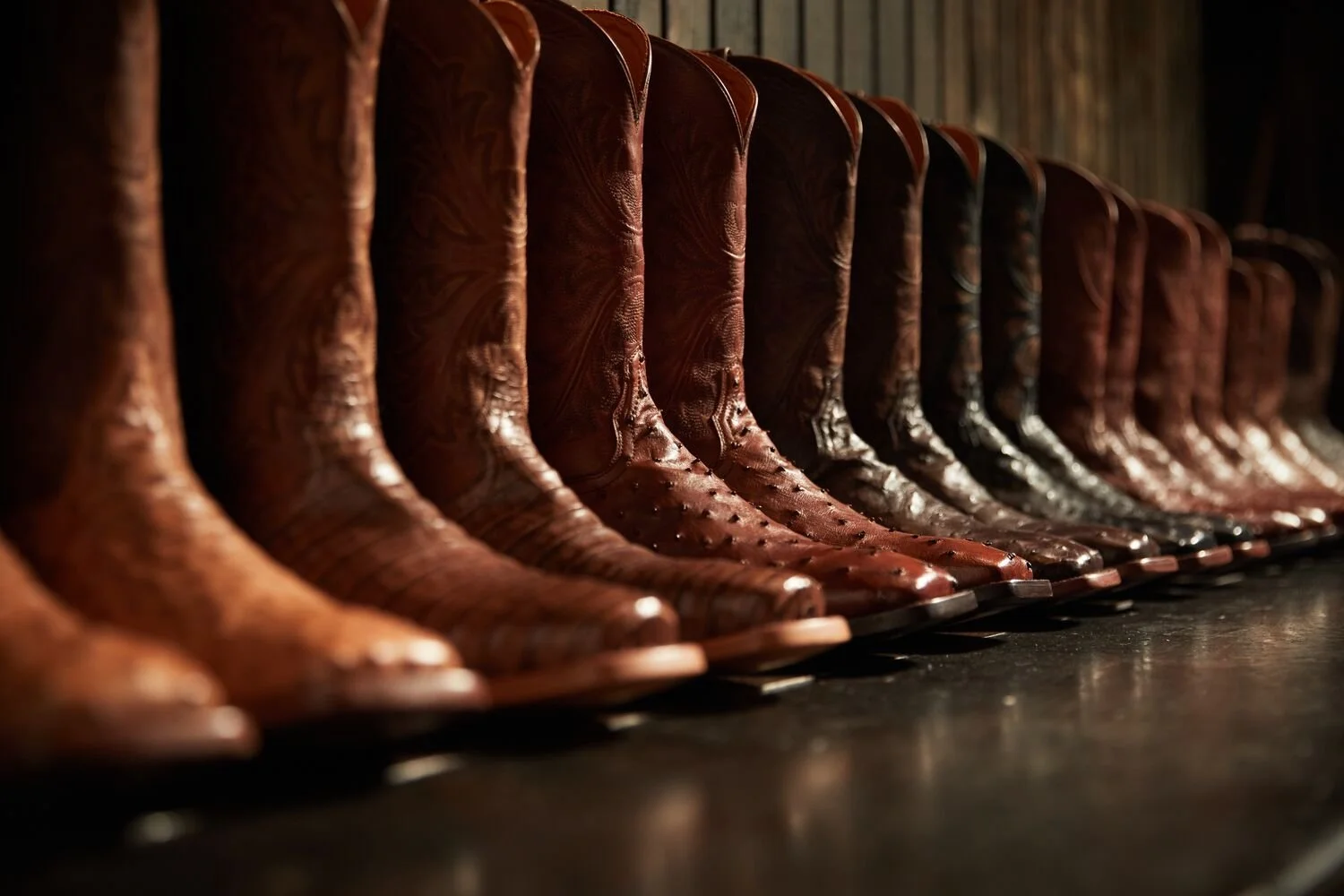 Small JPG-F22_MNS_WEST_Benchmade_LaCunha_Group_3_00339.jpg