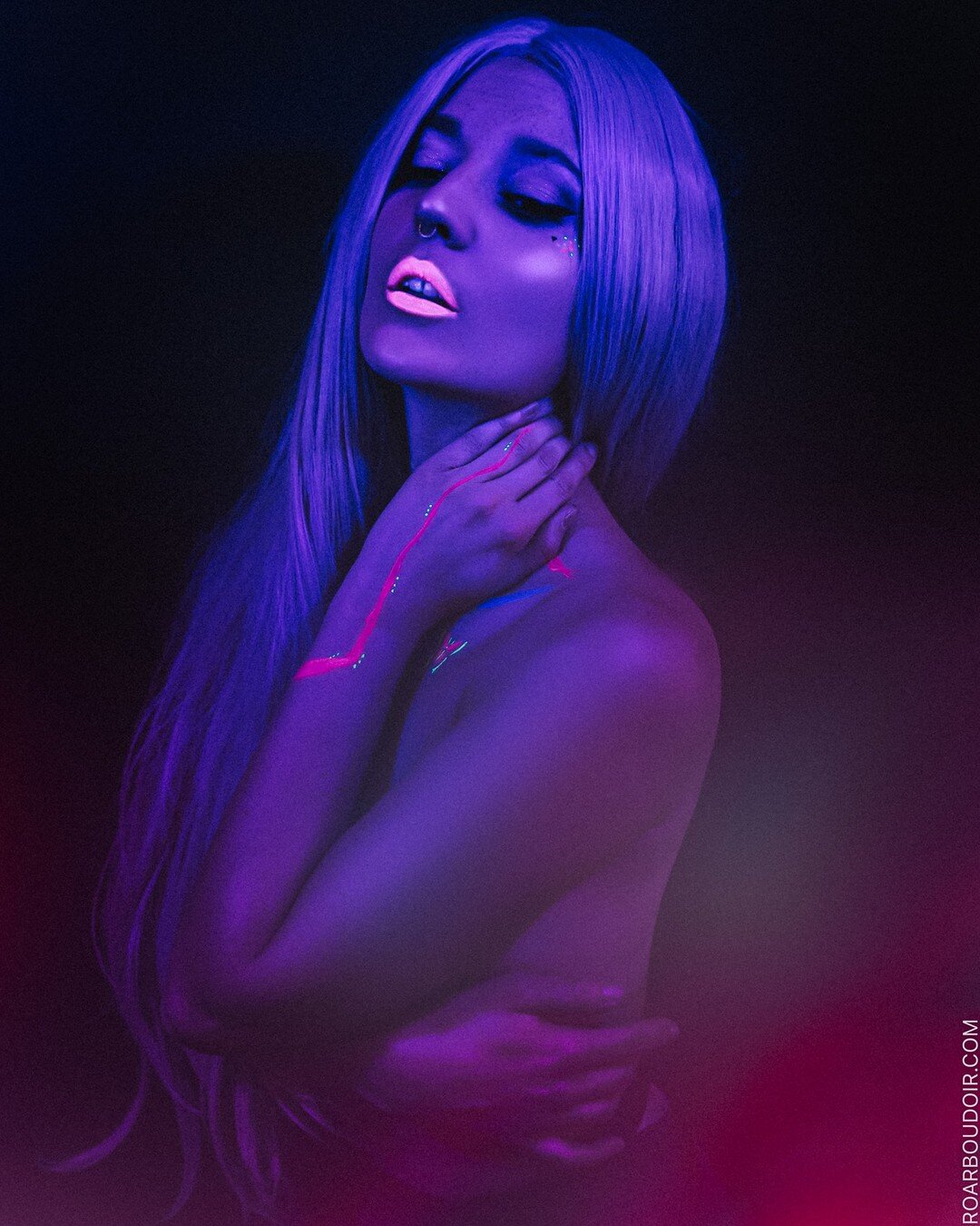 I mean... WOW. Our black light mini sessions are giving me all the celestial being vibes.
&bull;
&bull;
&bull;
&bull;
#euphoria #cincinnati #igerscincinnati #cincy #cincygram #cincyusa #cincishooters #cincyrefined #modeling #photos #photograph #365ci