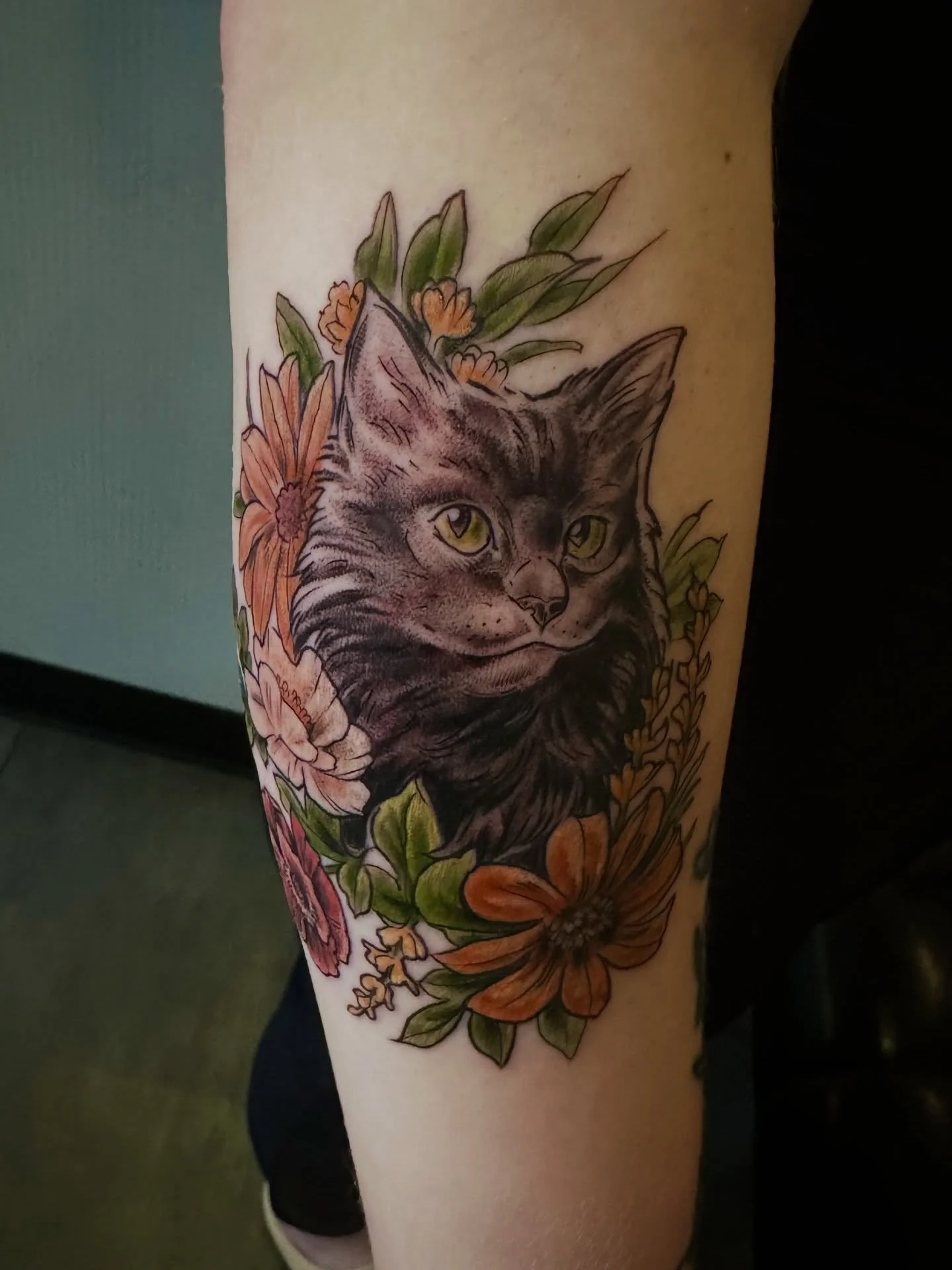 Thanks for the wonderful opportunity to make your kitty  tribute tattoo, Emma! ❤️ 
.
#minneapolistattooartist #mntattooartist #midwesttattooer