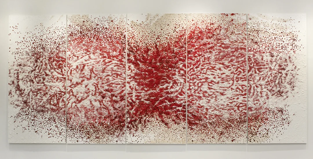 5 panels red & white #1 - Acrylic paint, pigments, salt and gravel on wood - 190 x 435 cm - 74.8 x 171.3 in