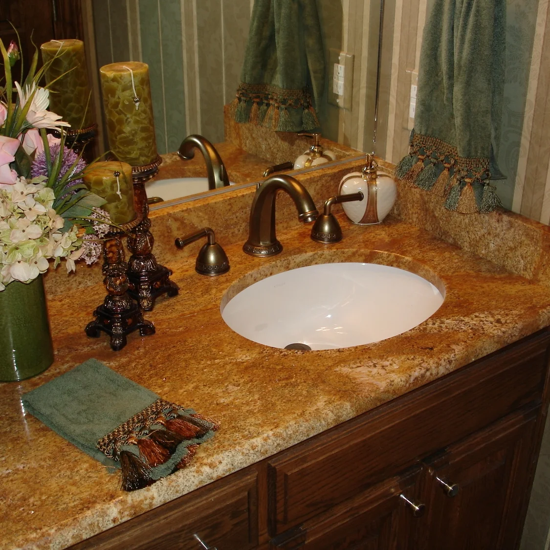 3 cm Madura Gold granite