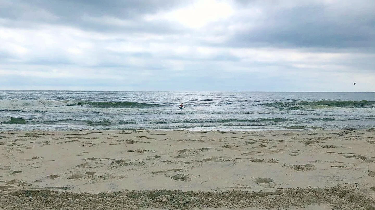 nothing quite like the ocean to make you feel small. 

humbled by the waters.

📸: @callanstout
