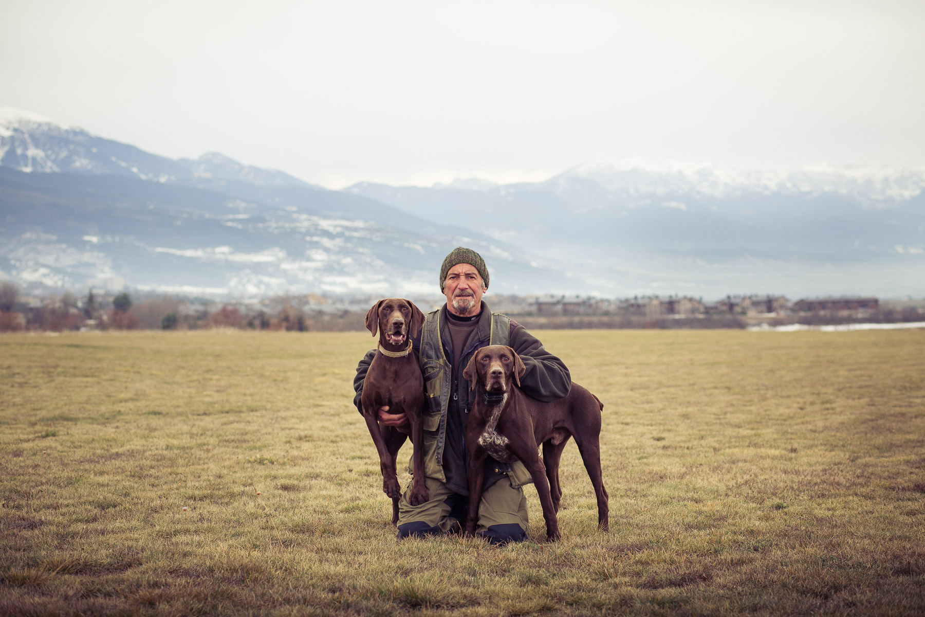 hunter-and-dogs-outdoor-shooting.jpg
