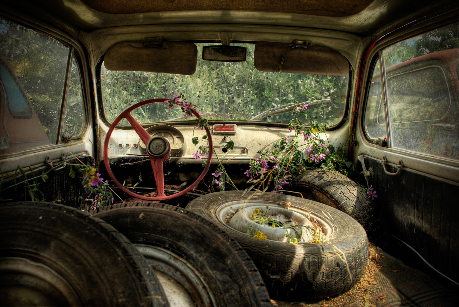 abandoned-automobile-urbex-photos.jpg