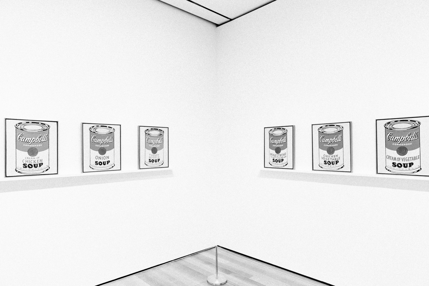 minimal-photography-andy-warhol-cambell-cans-moma-museum.jpg