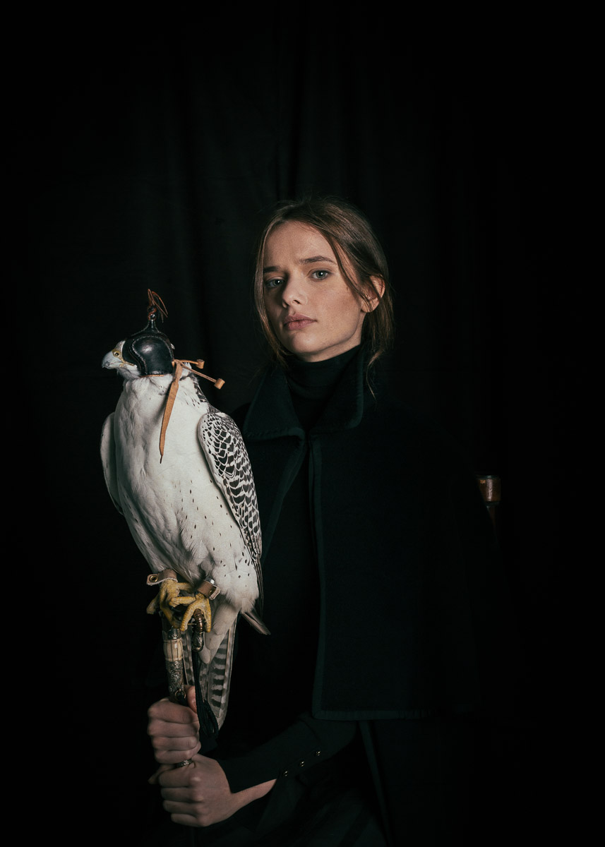 woman-with-white-falcon-pet-photographer.jpg