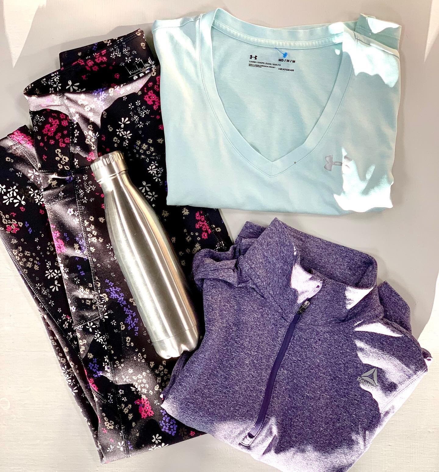 Athletic wear &amp; tennis shoes are 50% off this week! 

✨Under Armour shirt, M, $3.99
✨Quarter Zip, XS, $4.99
✨Floral leggings, M, $3.99
✨Water bottle, $1.99

#thriftstorefinds #thrift #thrifting #thrifthaul #thrifted #nonprofit #nonprofitorganizat